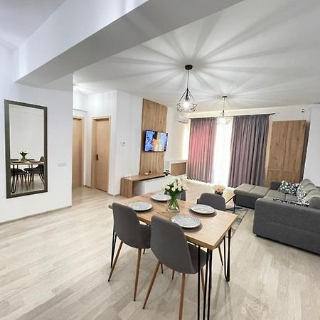 Mamaia Moonlight Apartment Екстериор снимка