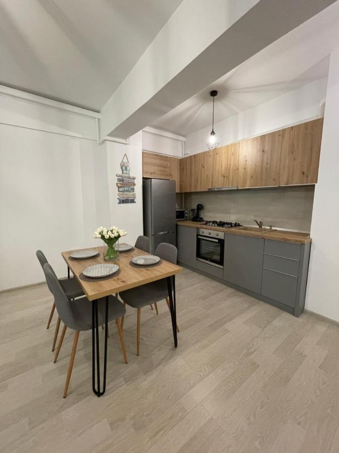 Mamaia Moonlight Apartment Екстериор снимка